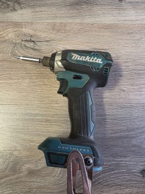 Makita akutrell/kärr DTD153