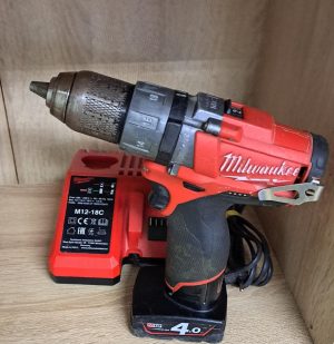 Milwaukee akutrell M12 CDD + aku ja laadija