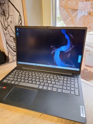 Lenovo V15 G2, AMD 8-7600 Radeon R7, 8GB RAM; RAdeon R7 Graphics, NVIDIA GeForce  GT730