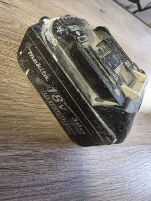 Makita aku 3.0ah 18V