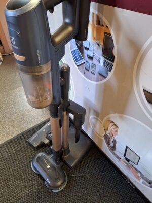 Varstoluimeja-mopp Electrolux EP81HB25